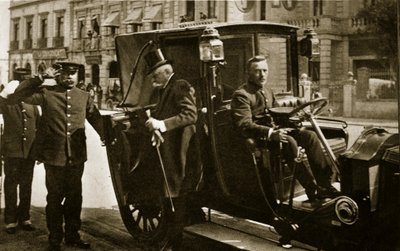 Porfirio Diaz che arriva agli uffici del palazzo, c.1910 da Unbekannt Unbekannt